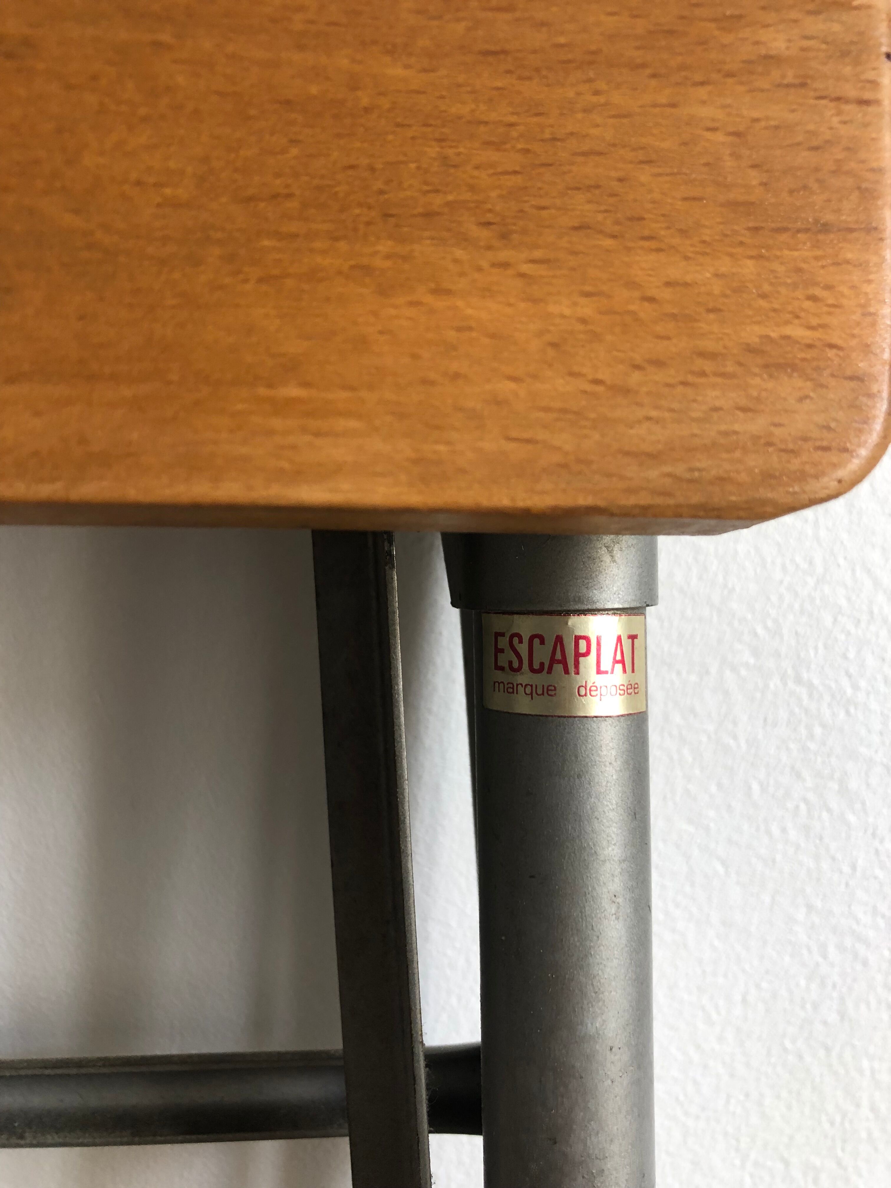 Stepladder, folding step