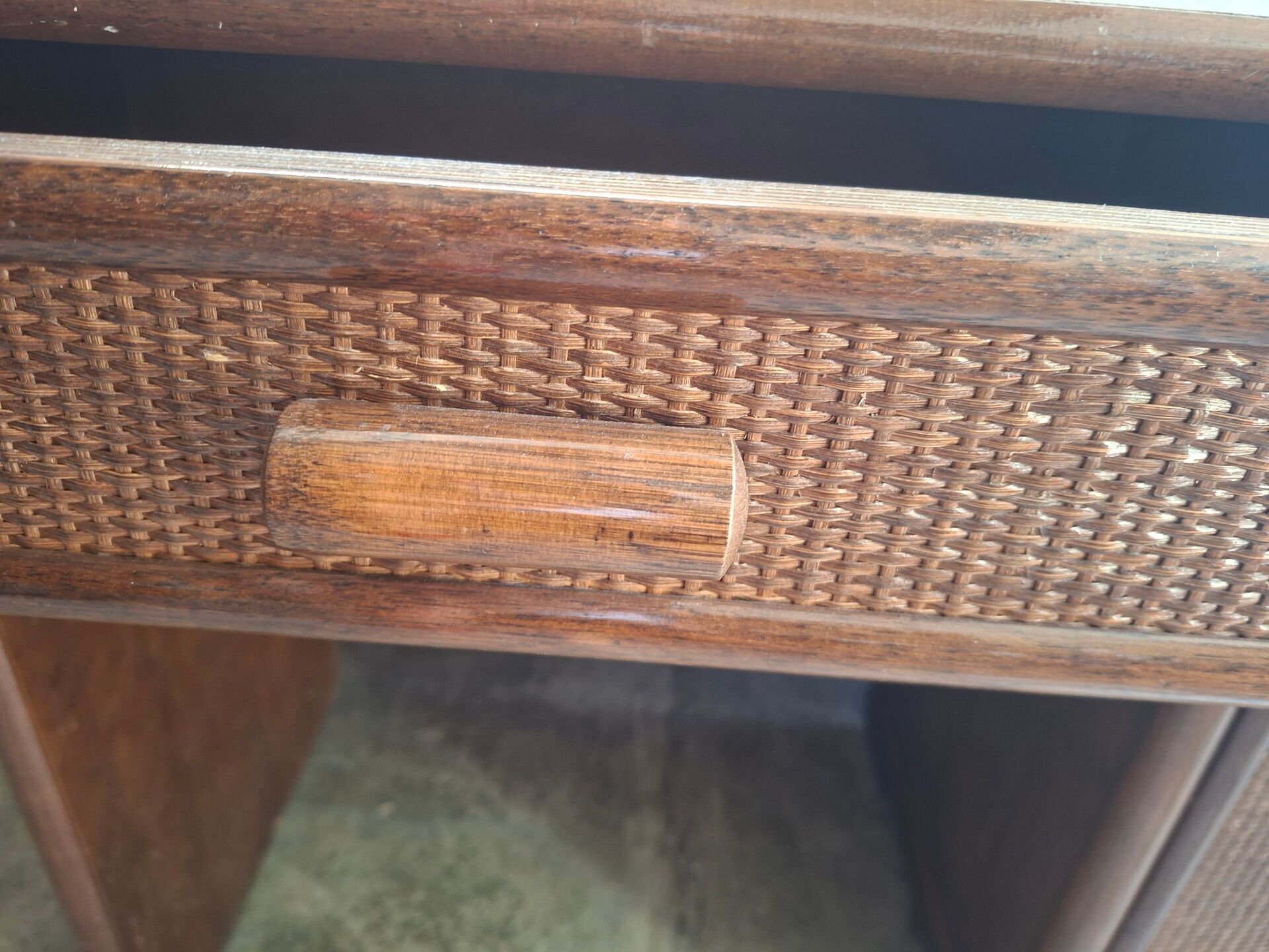 Vintage Wooden Desk and Wall Shelf Set with Rattan – Juncosa