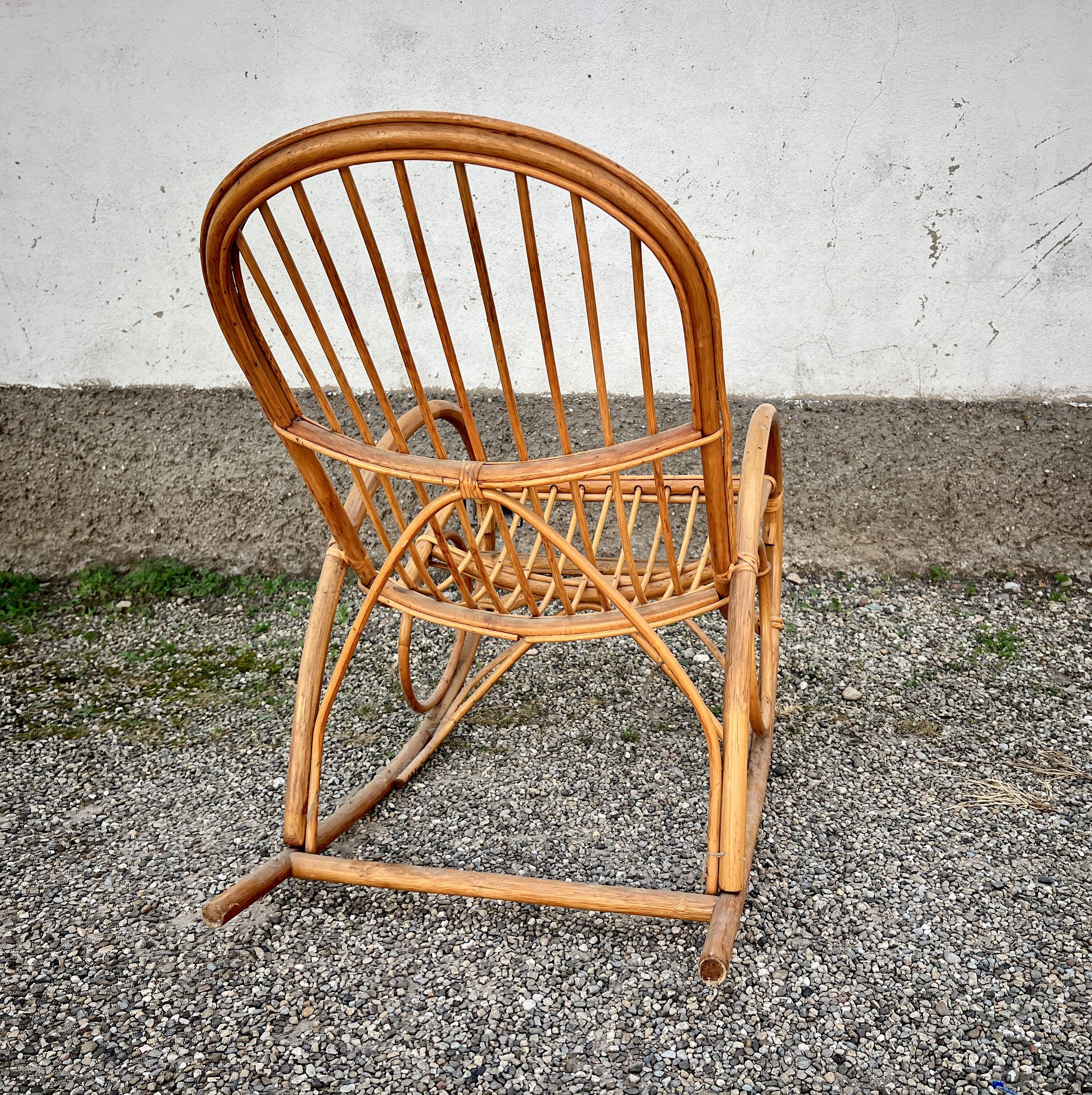 Adult rattan rocking chair – very good condition