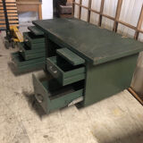 Strafor green industrial desk