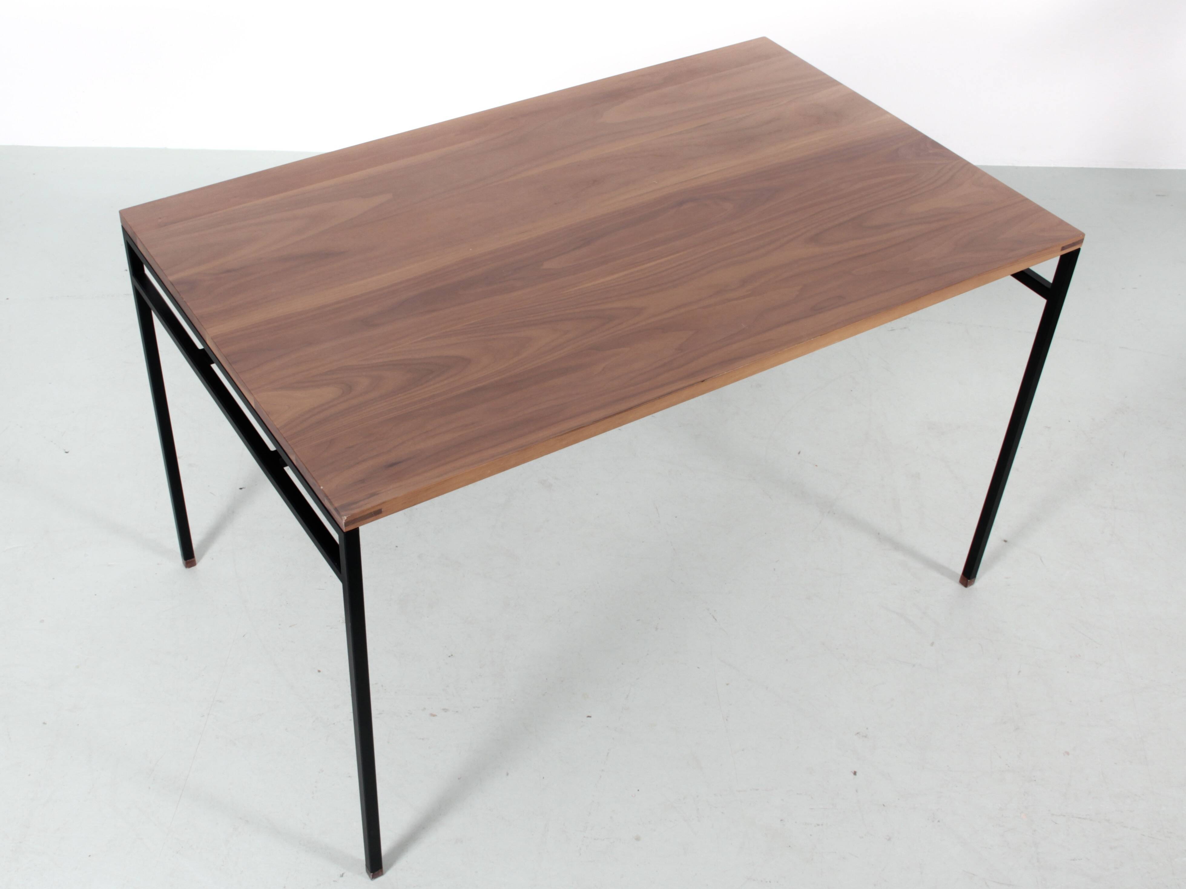Cosmopol desk, walnut and steel. 120 x 60 cm