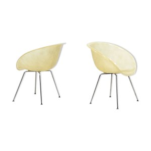 Ensemble de deux chaises en coque
