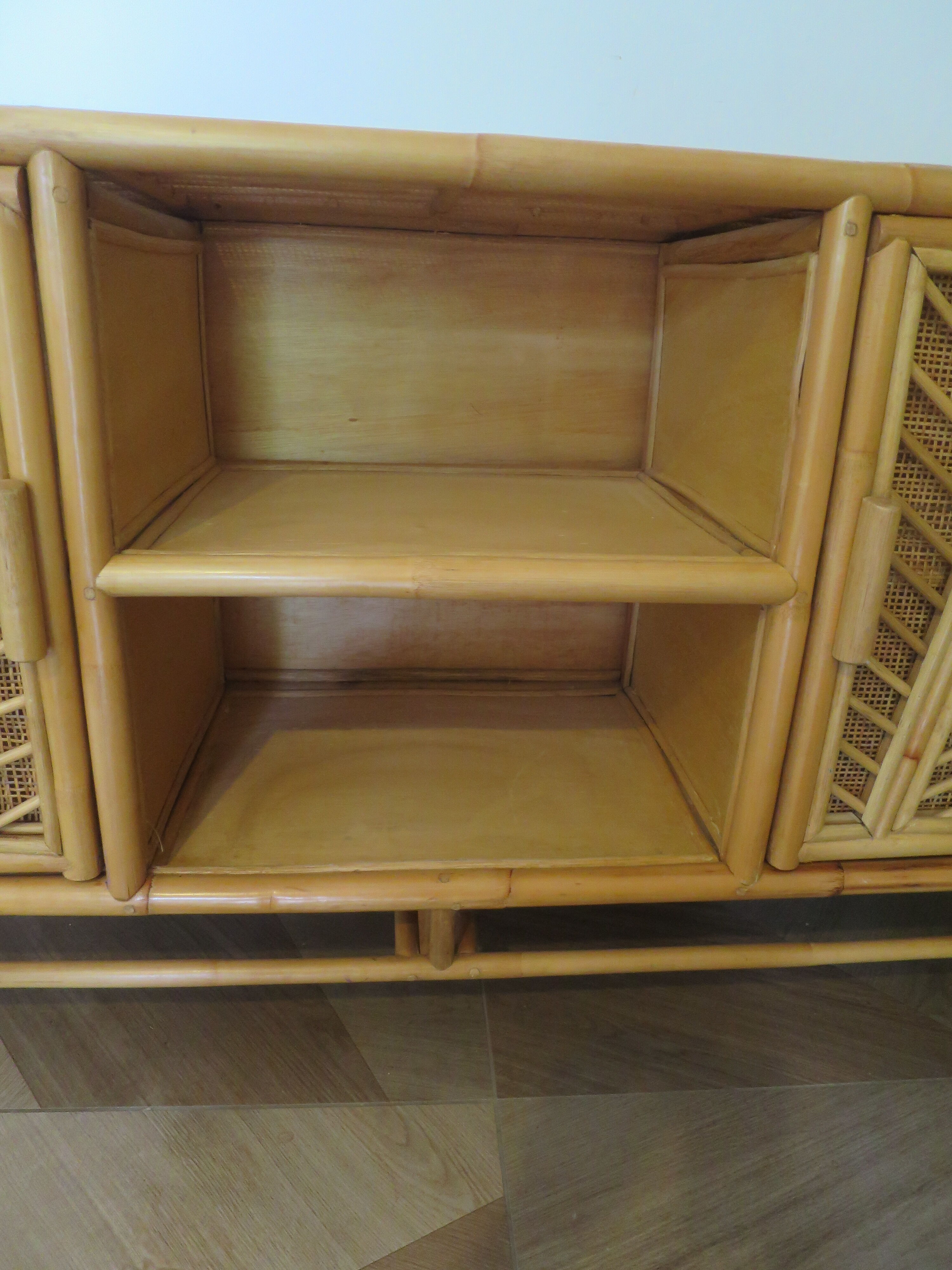 Buffet bas 2 portes -rotin tressé-bambou -cannage