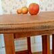 Drop-leaf gateleg table