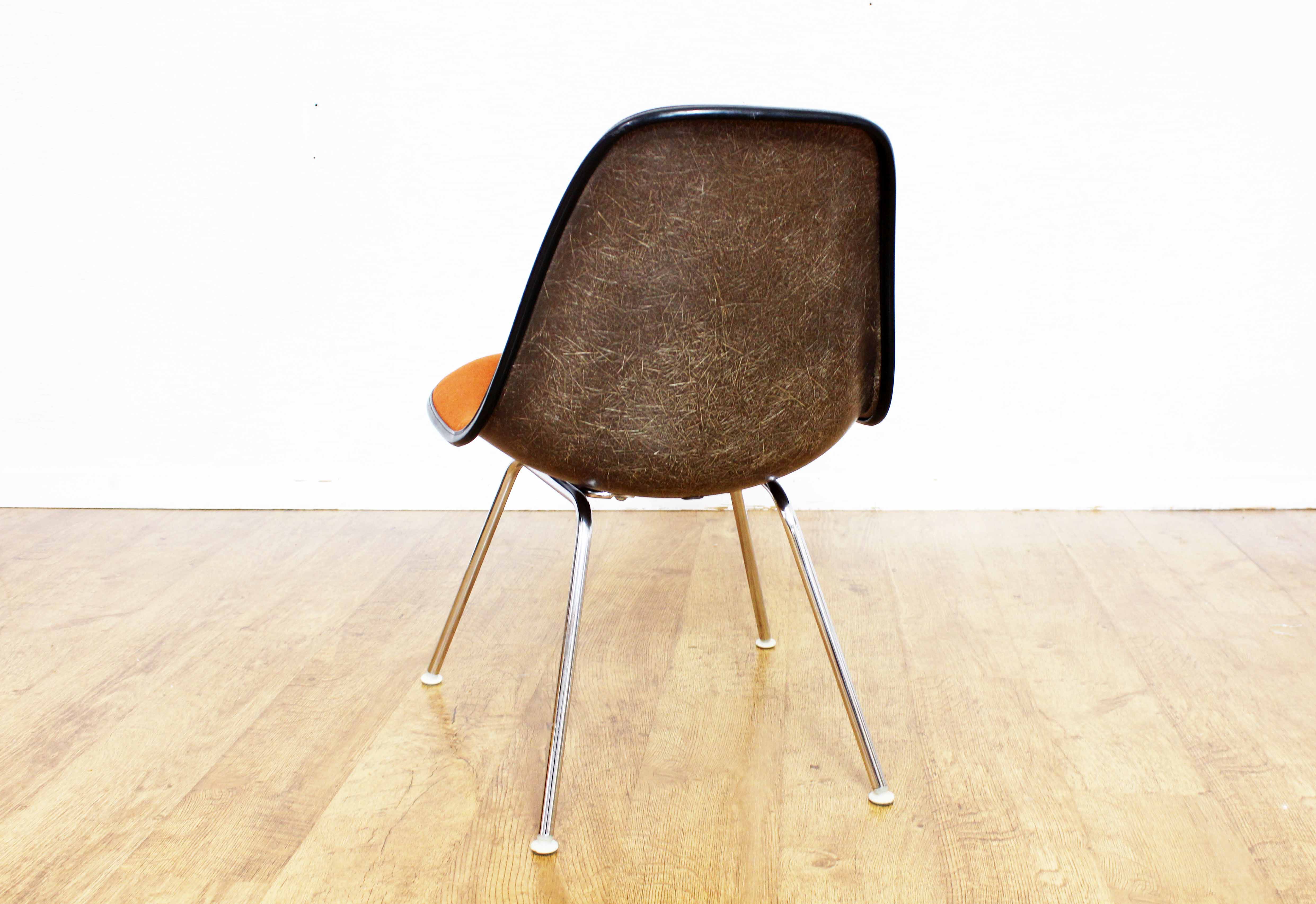 Original chair Eames DSX Herman Miller Vitra edition of the 70s.