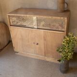 Low glass display cabinet