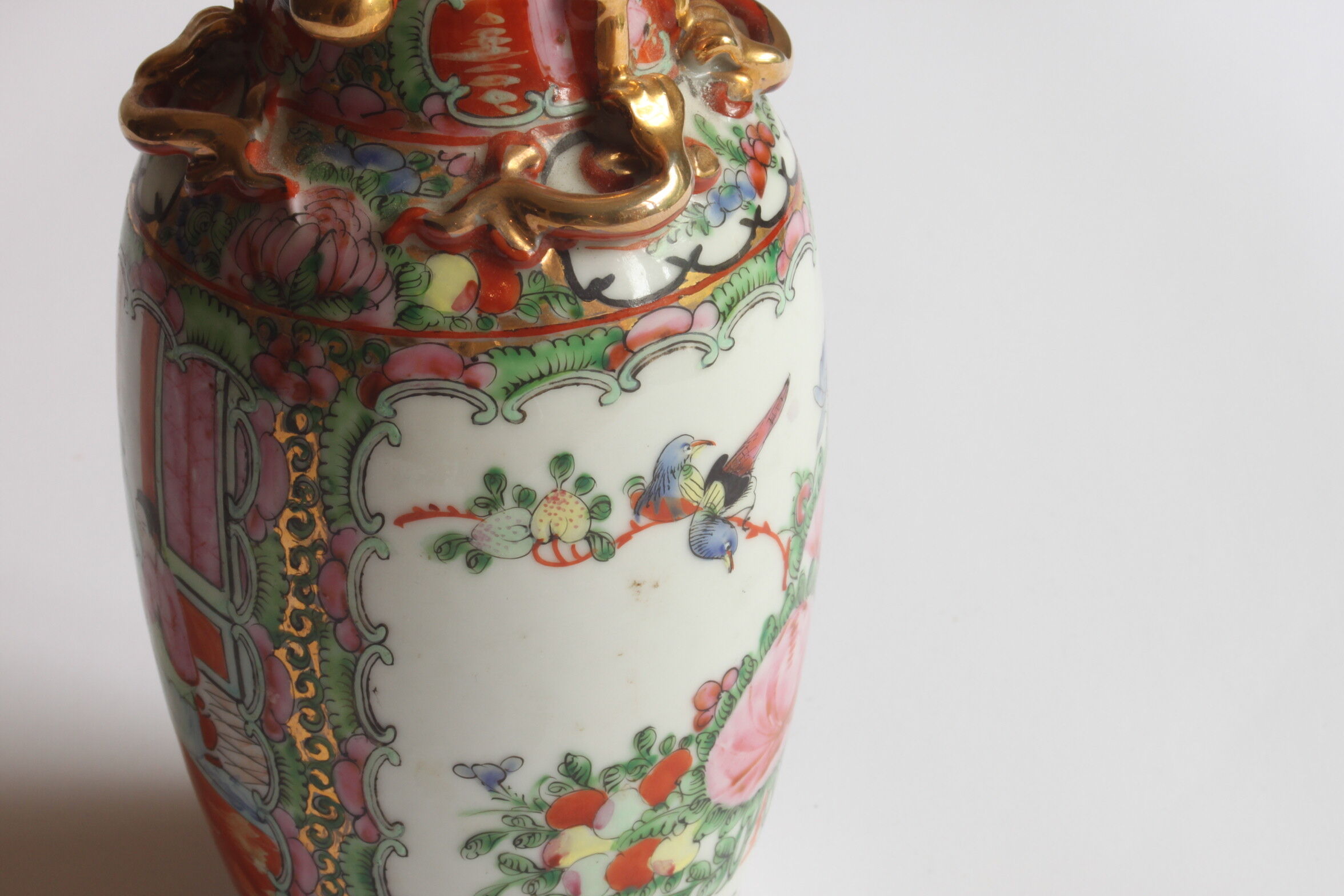Chinese Canton rose medallion vase, 19th century