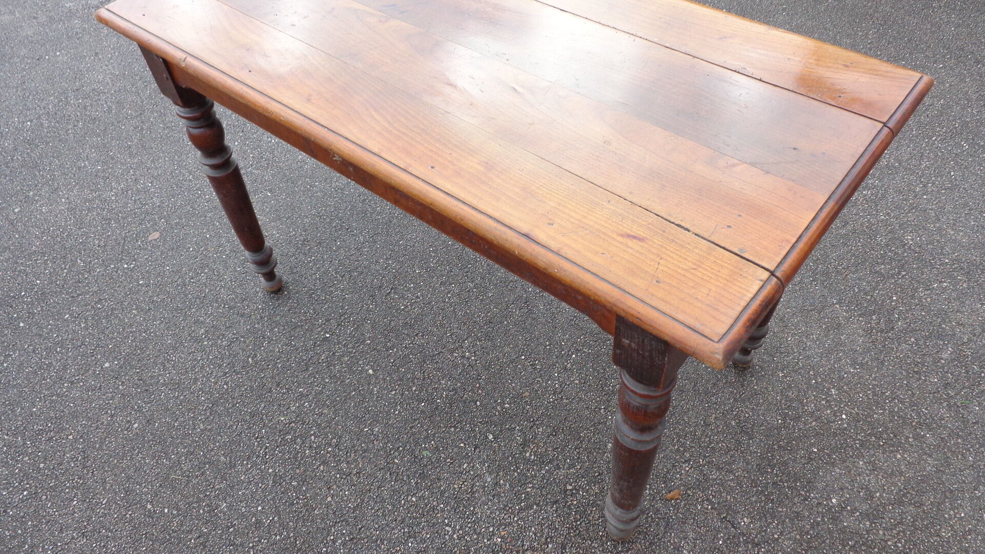 Table Bistro turned legs