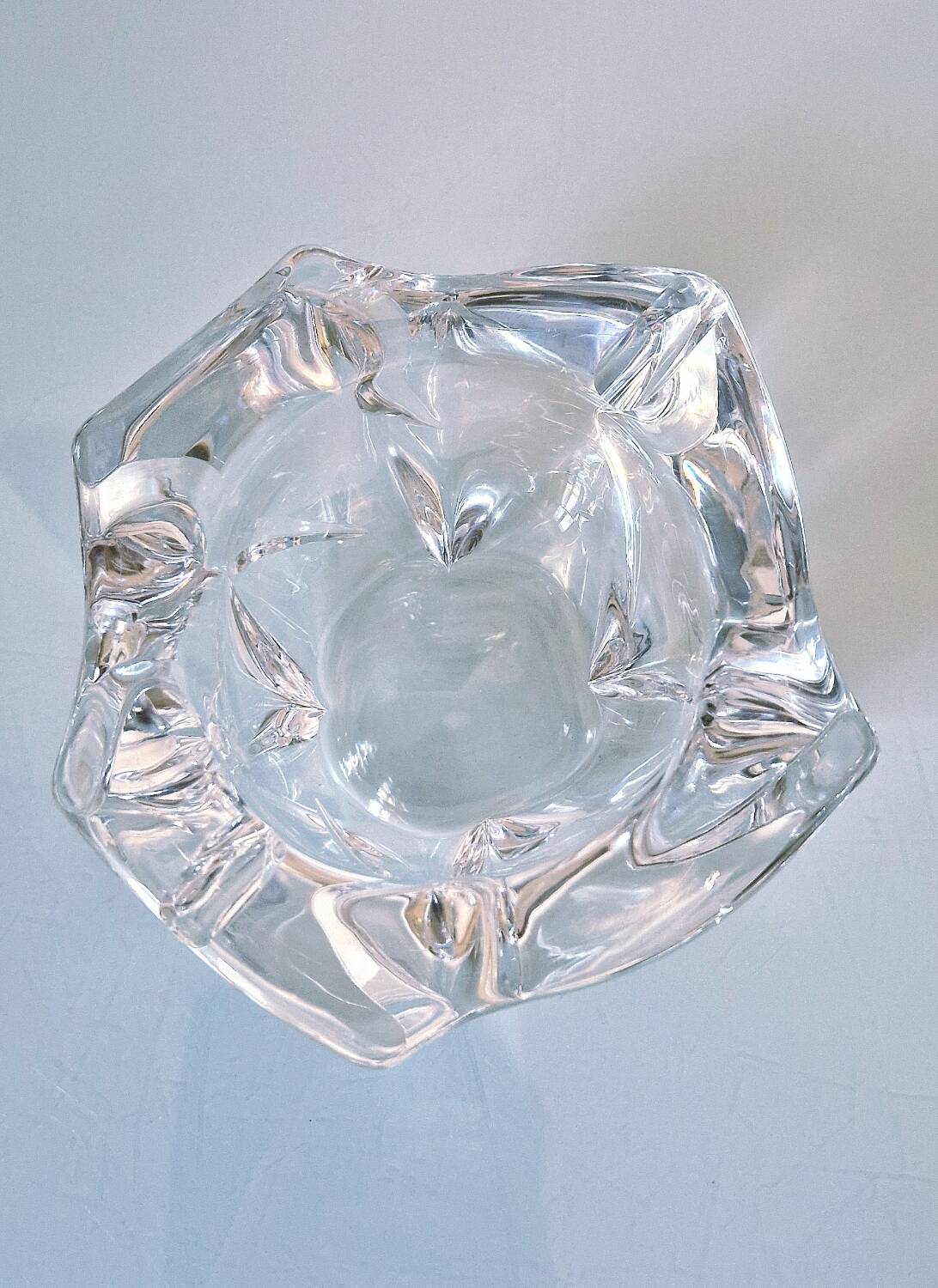 Solid crystal centrepiece signed Daum France