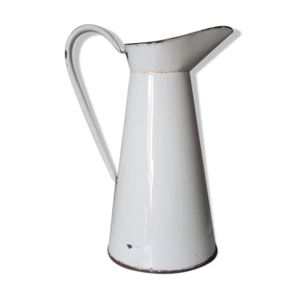 Enamelled water broc 40s