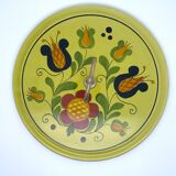 Cheese platter with floral handle