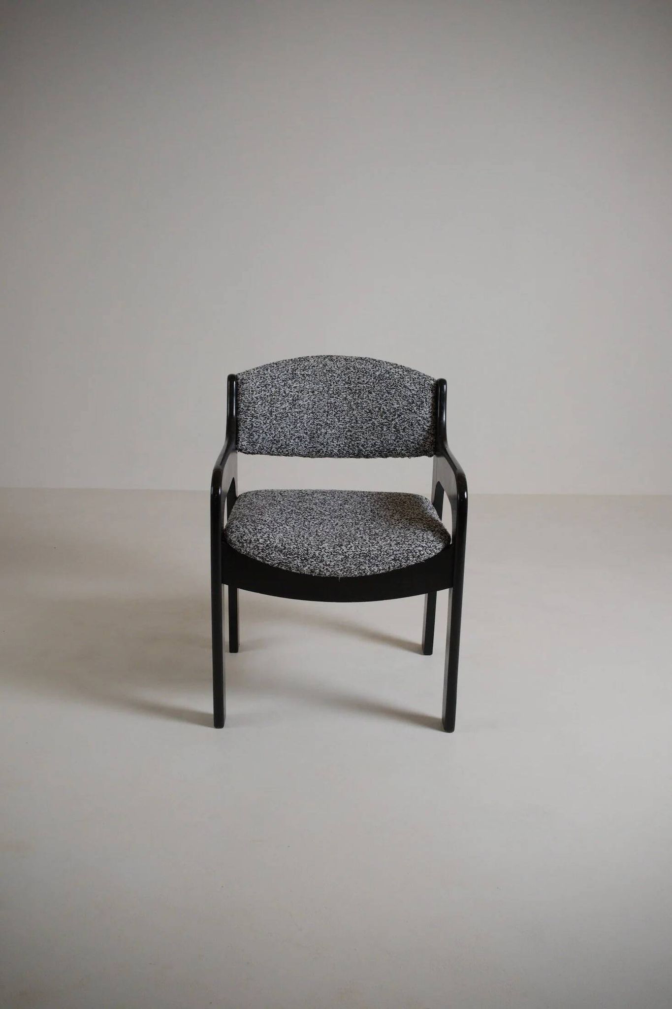 Chair in the style of Eero Aarnio