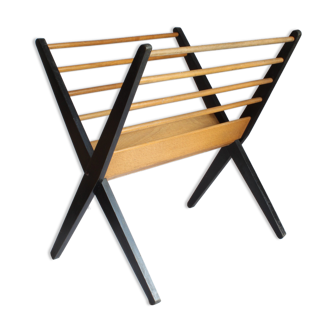 Foldable wooden magazine holder by Cees Braakman for Pastoe, the Netherlands 1950s.