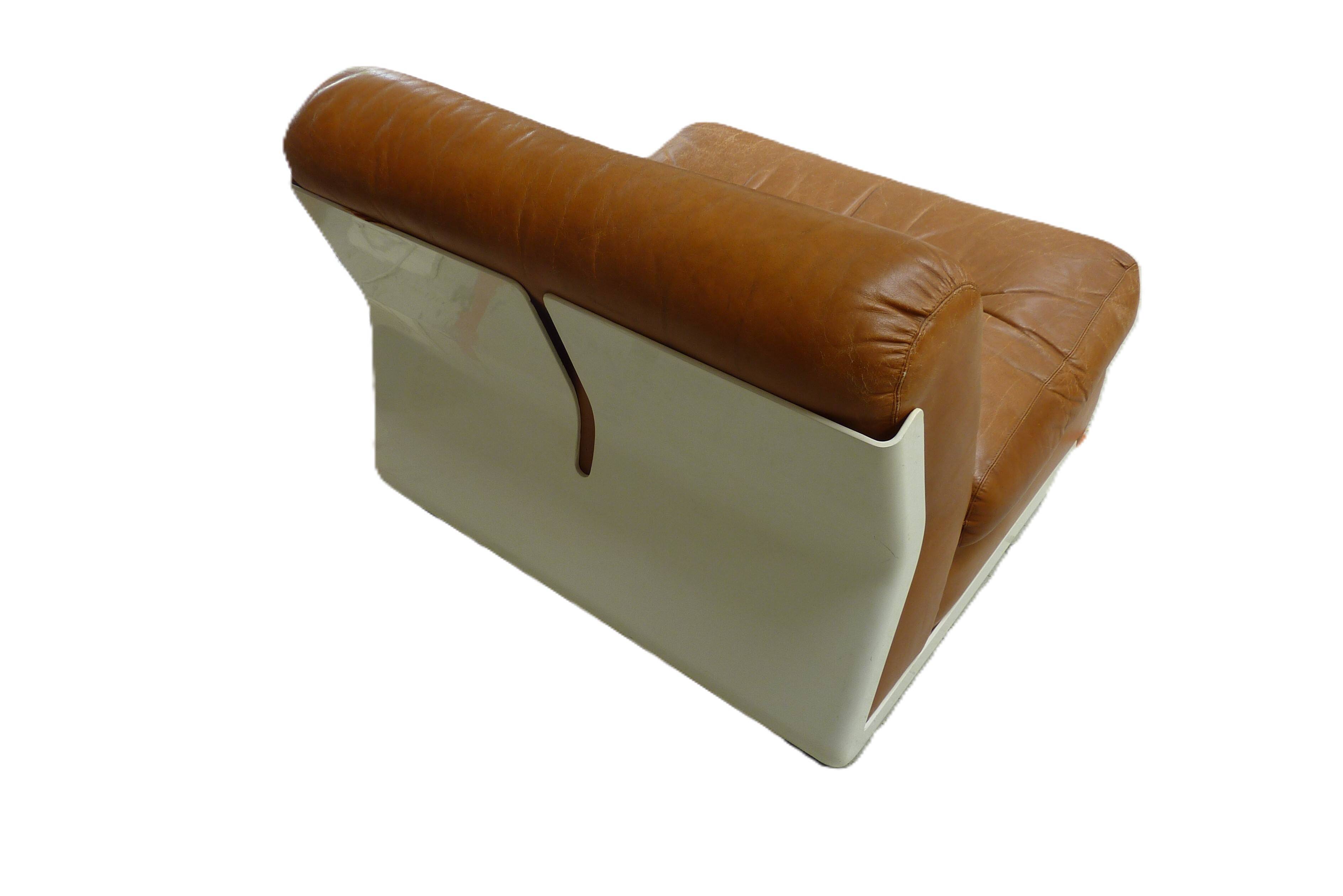 Amanta leather armchair produced by B&B, Italy, in 1973. White shell.