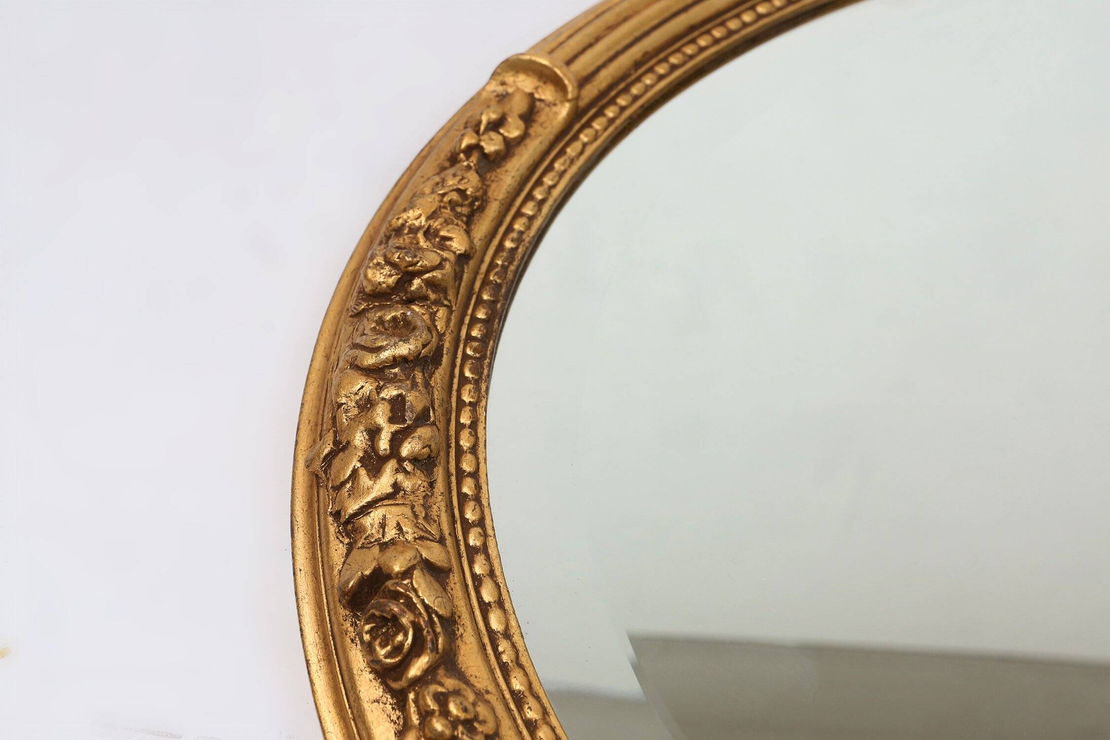 Large Antique Oval Gilt Mirror in Wood and Plaster, Belgium, 1900s