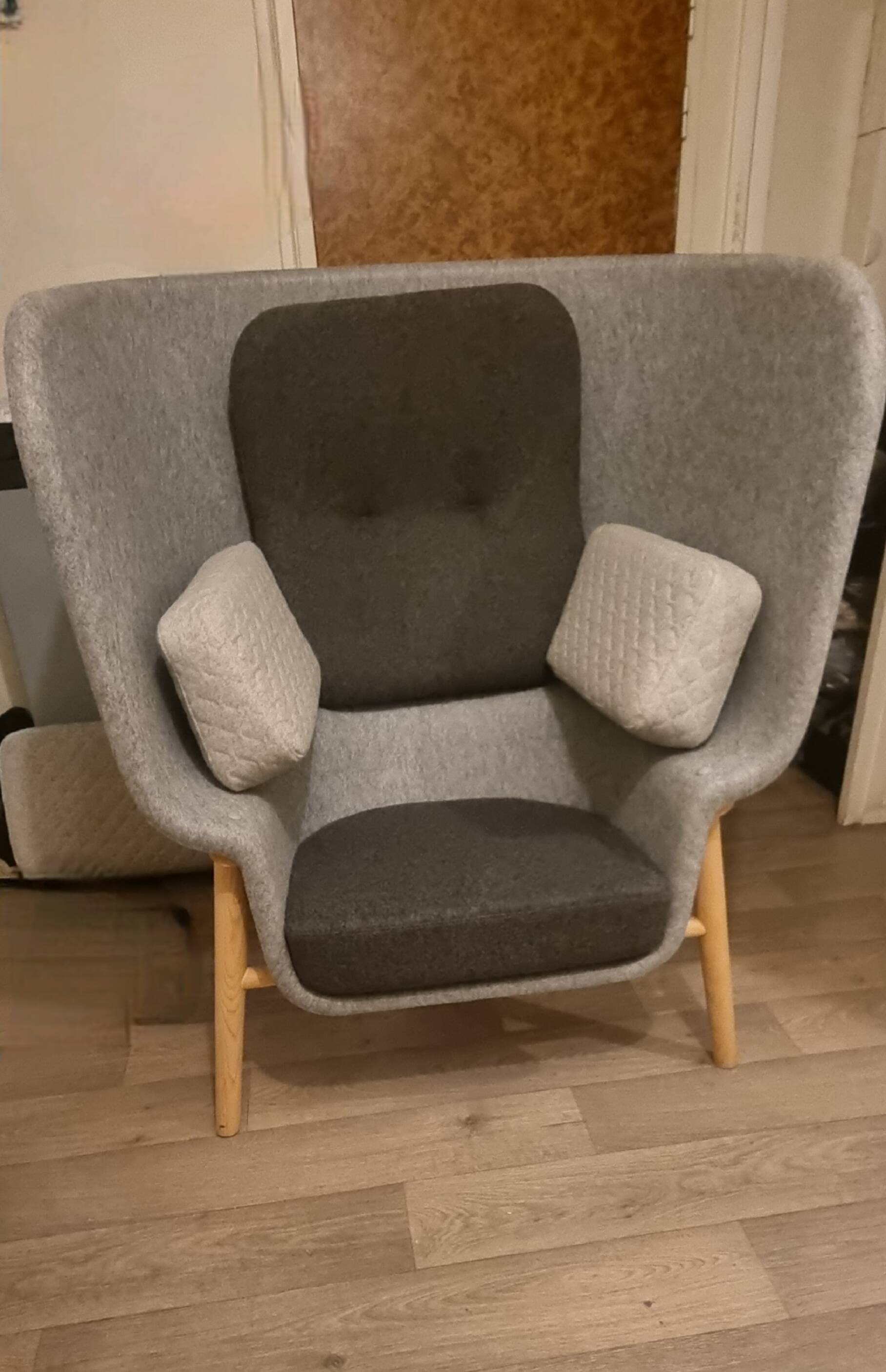 Pod PET Felt Privacy Chair
