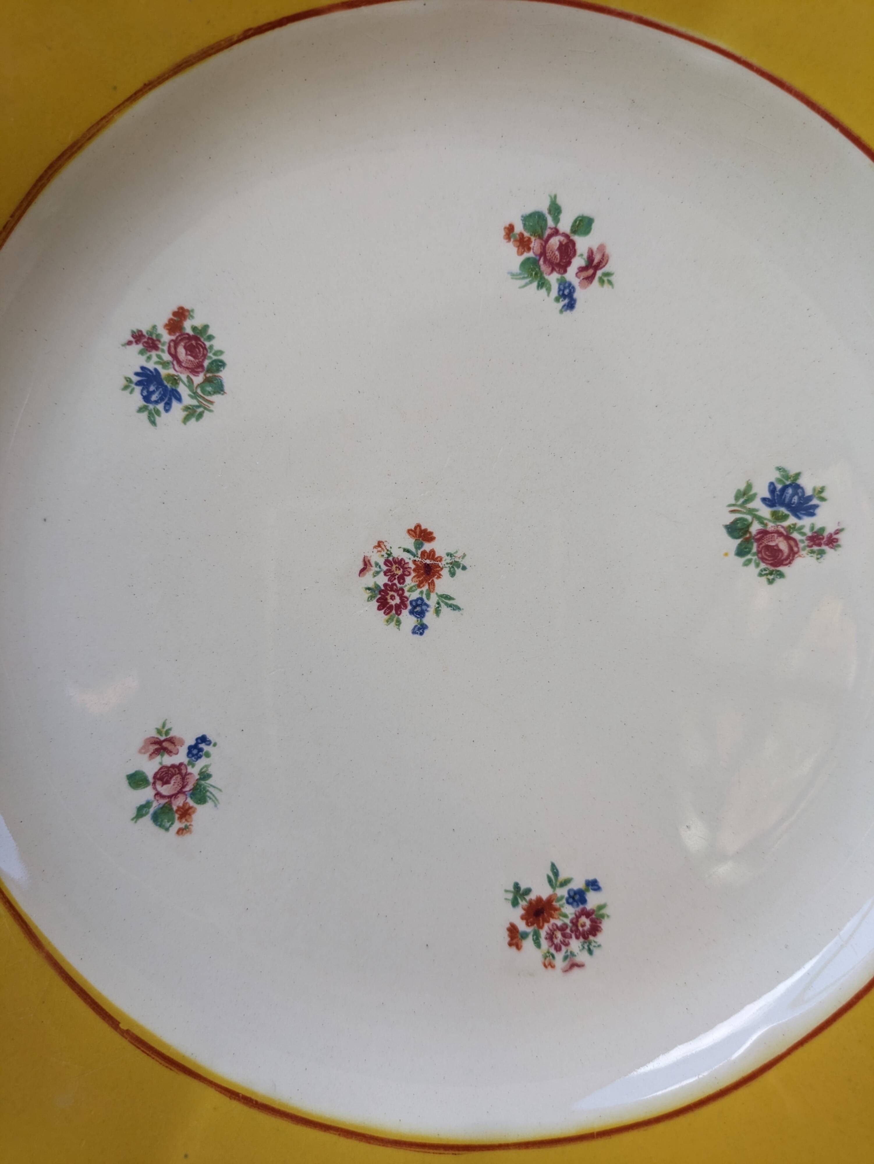 Set of 10 dessert plates with yellow border and floral decoration Sarreguemines