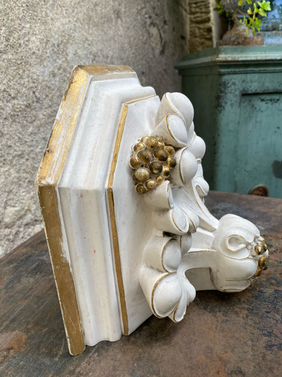 Gold wall lamp console
