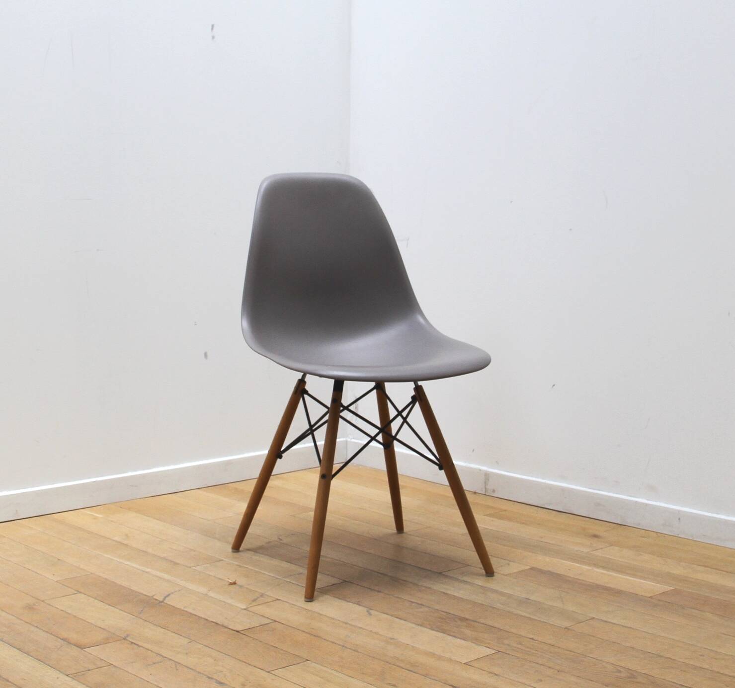 DSW chair, Charles & Ray Eames, Vitra