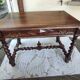 Bureau ancien en bois massif