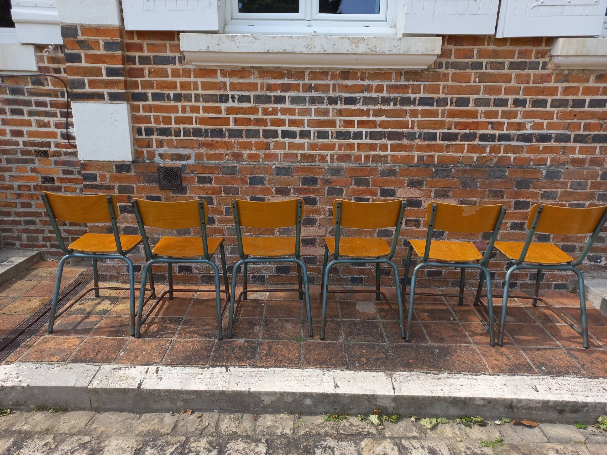 6 chaises d'école vintage