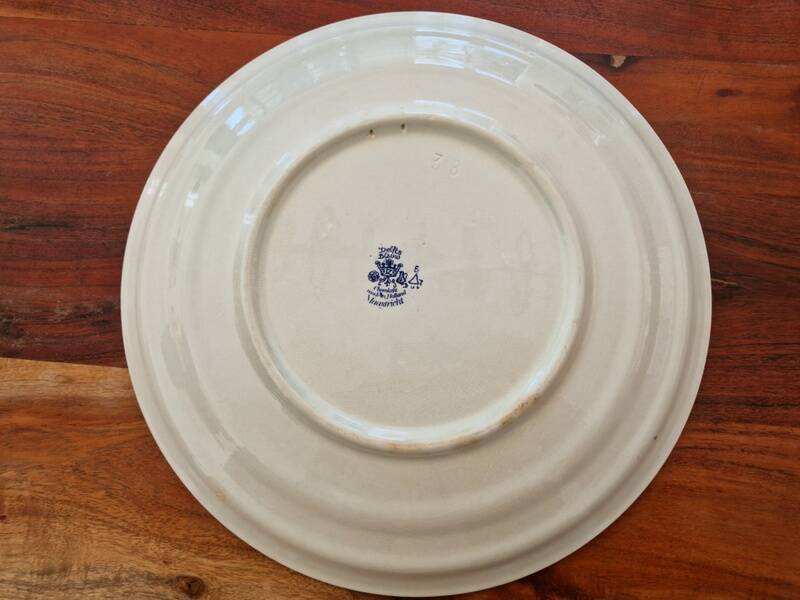 Important Delfts Blauw Chemkefa earthenware dish, Maastricht