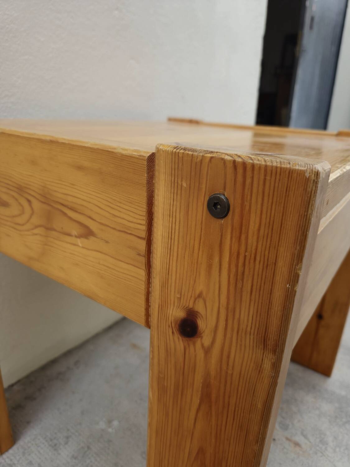 Regain bedside table in vintage pine
