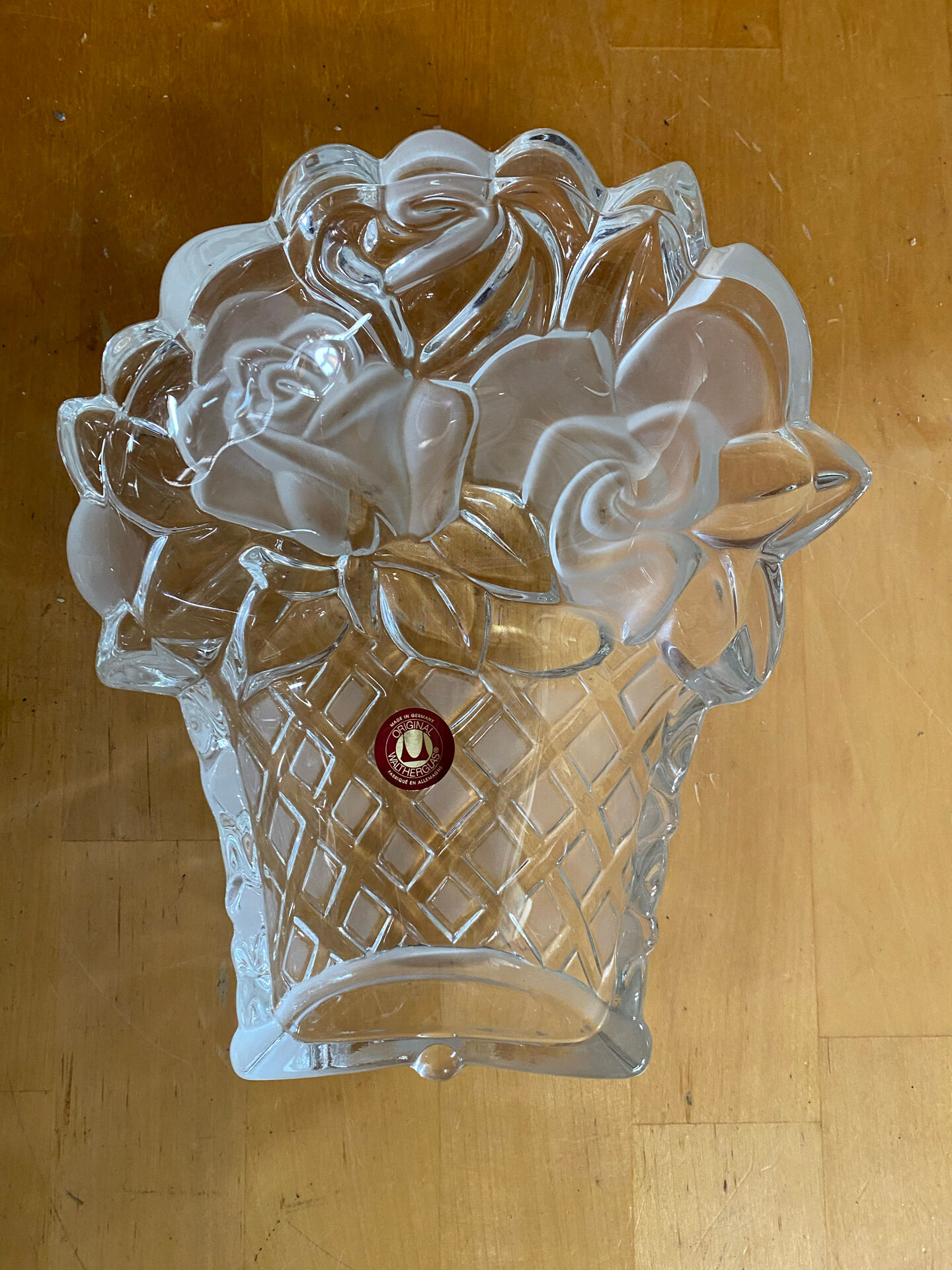 Old walther-glas pocket video vintage moulded crystal rose basket