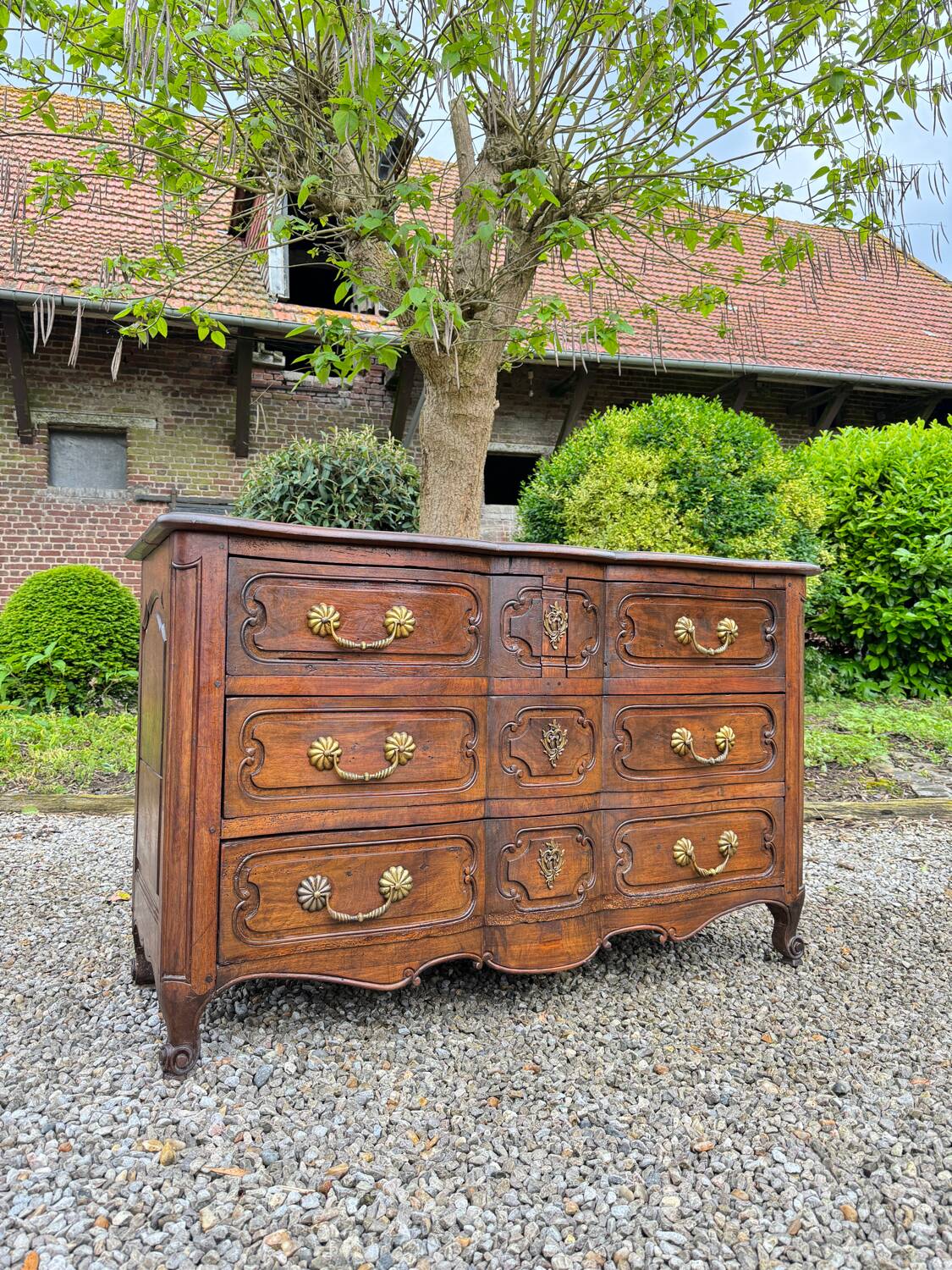 Crossbow Commode In Walnut Louis XV XVIII Eme Century