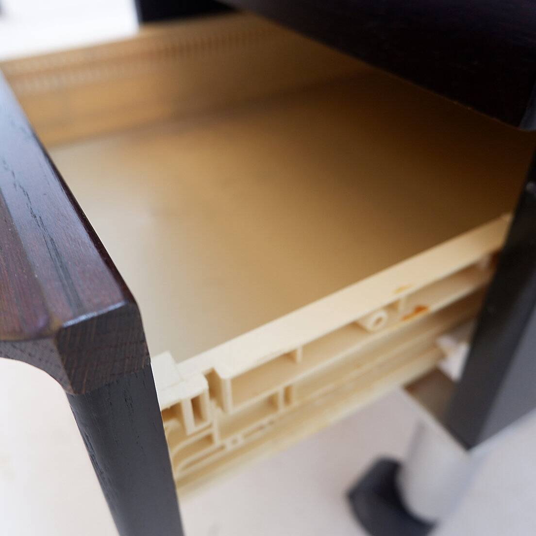 Mid-Century Modern Kinnarps mobile pedestal - Circa 1970