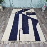Handmade traditional Moroccan Berber rug size 150 x 250 cm