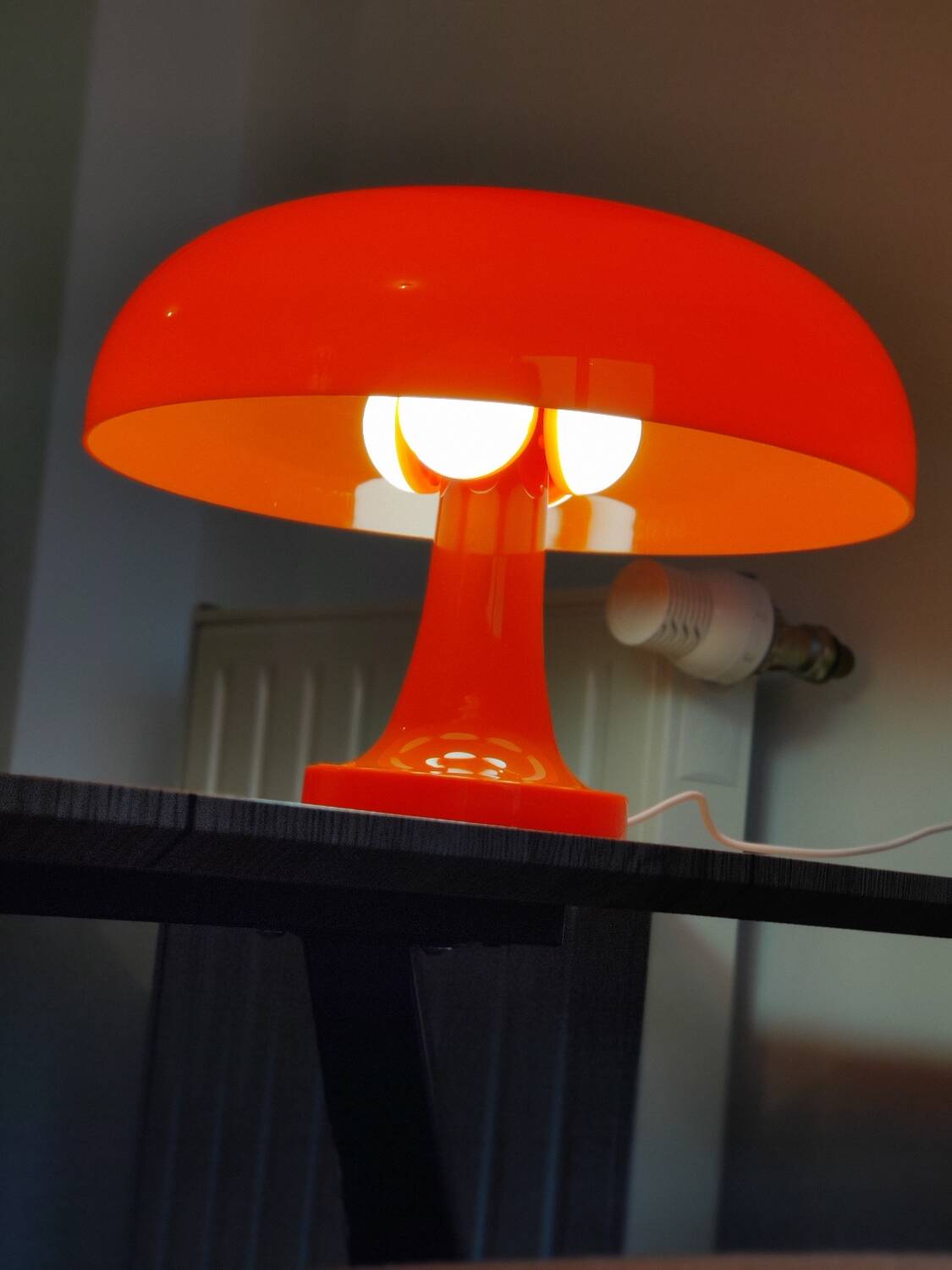 Mushroom LED table lamp