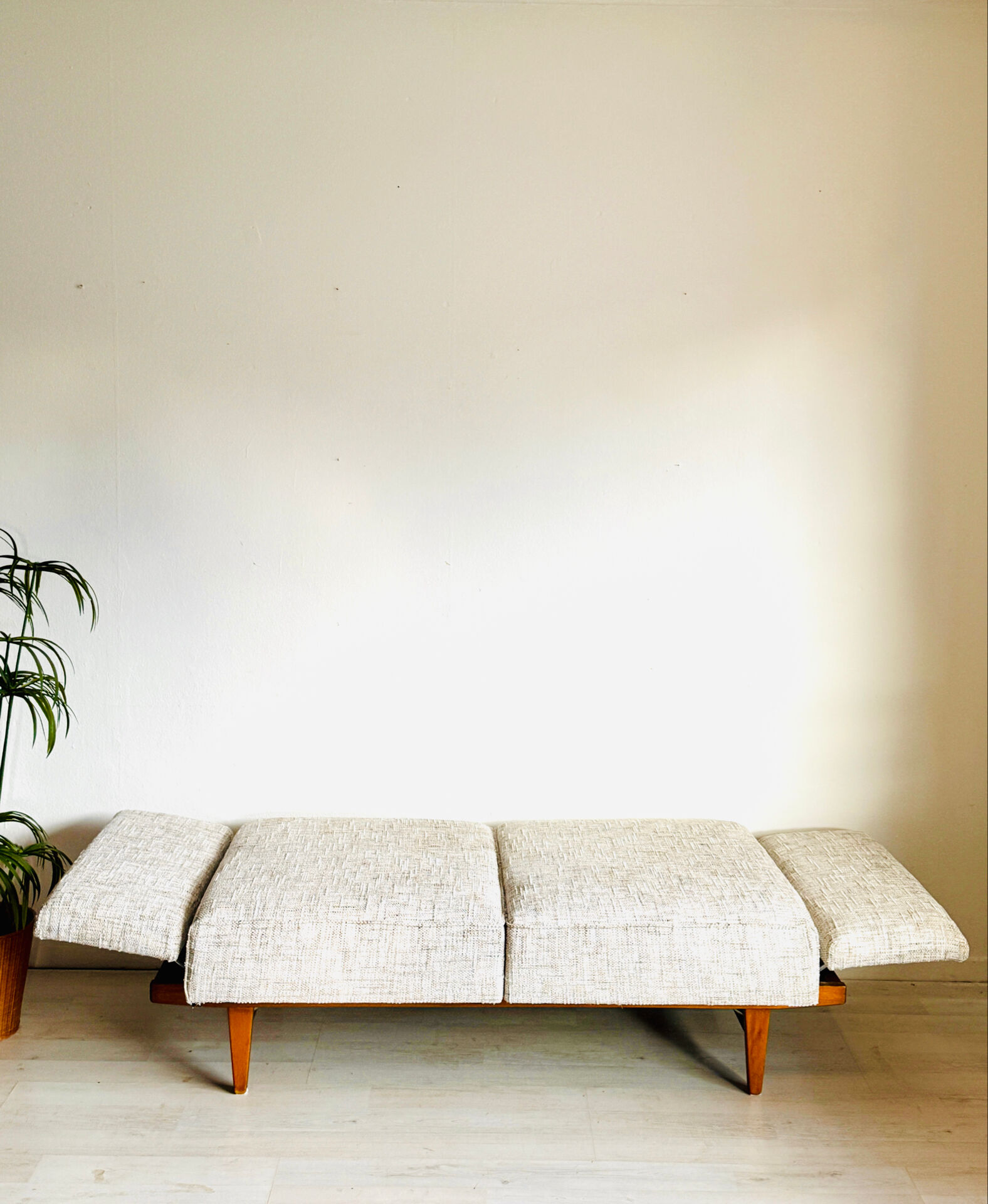 Vintage sofa daybed ‘Stella’ Wilhem Knoll