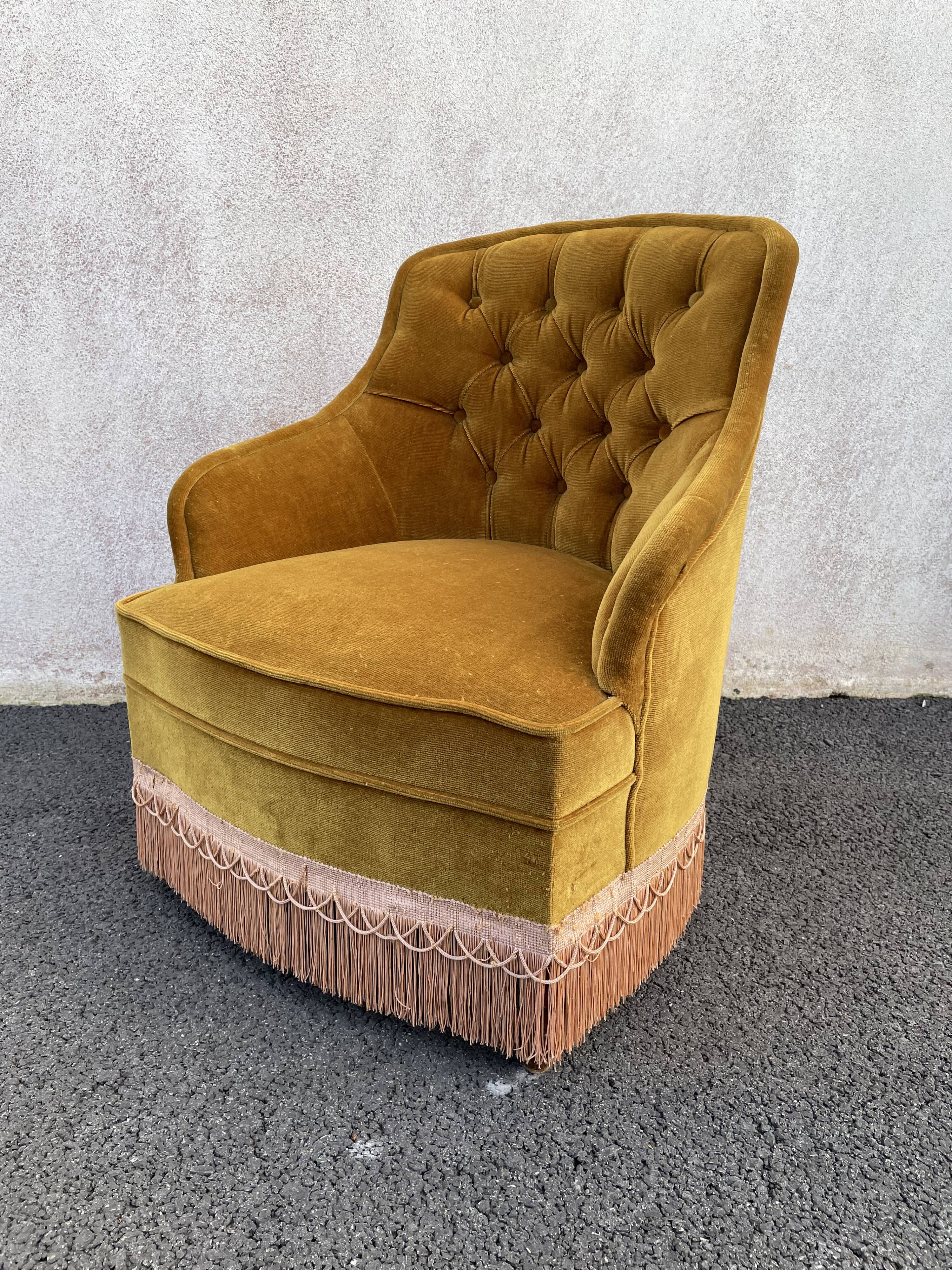 Padded golden yellow velvet toad