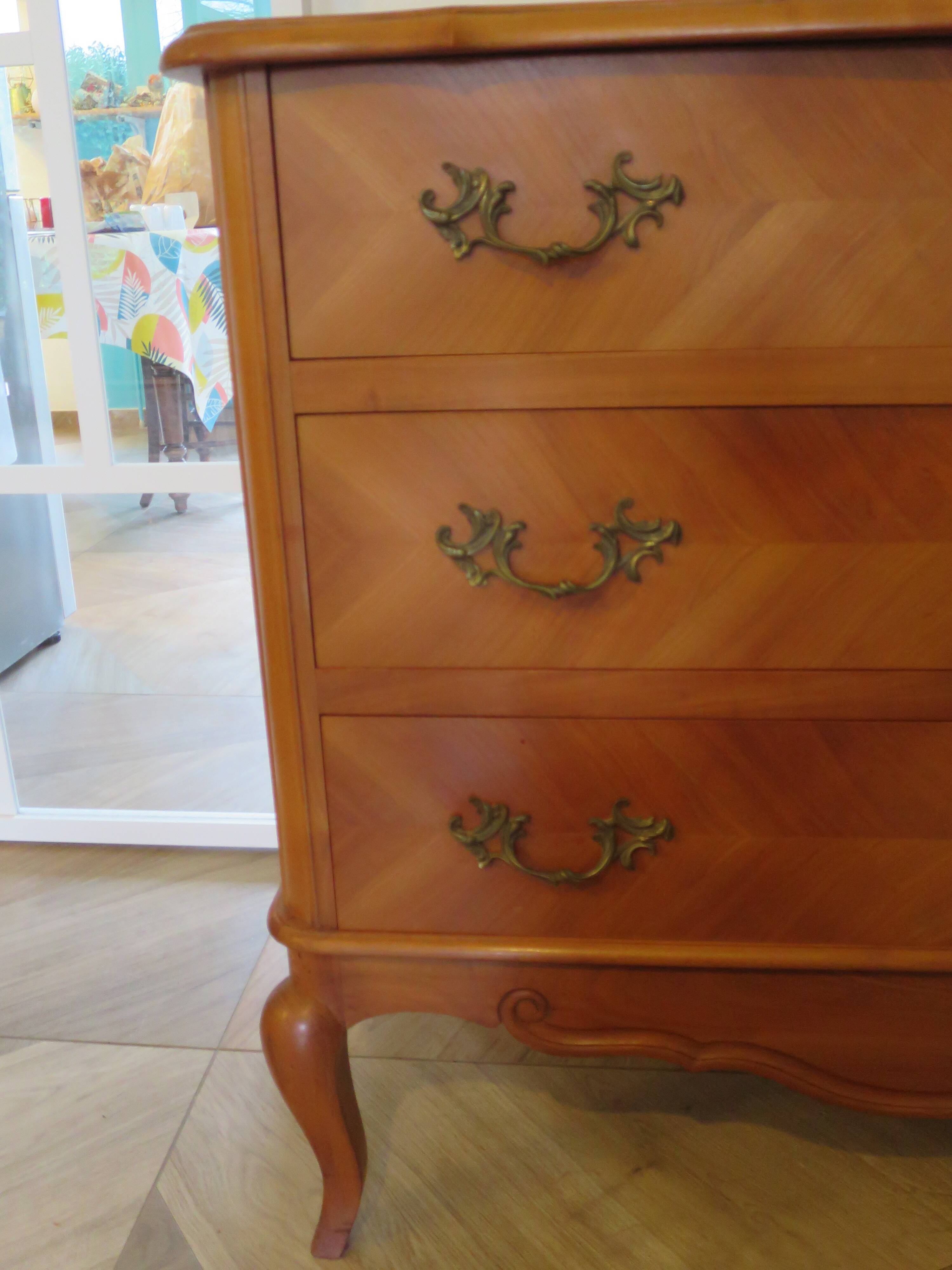 Louis XV style 3-drawer chest of drawers in solid wood
