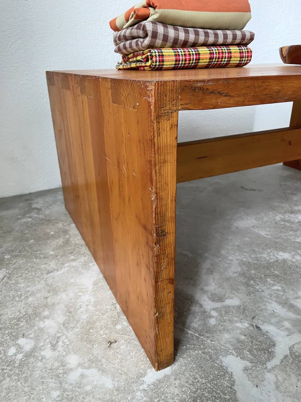 Maison Regain pine coffee table