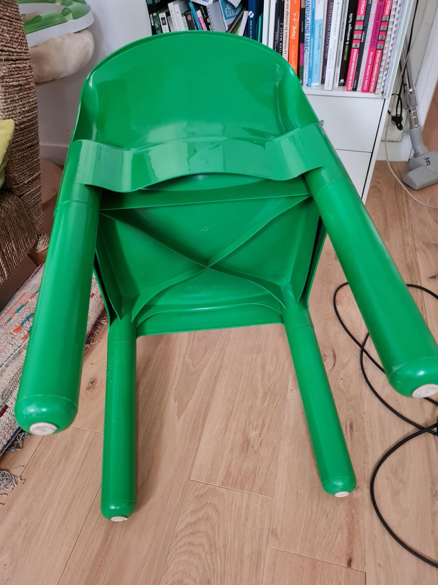 Kartell chair 4875 carlo bartoli