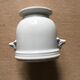Cache pot moutardier ou saucière en porcelaine blanche