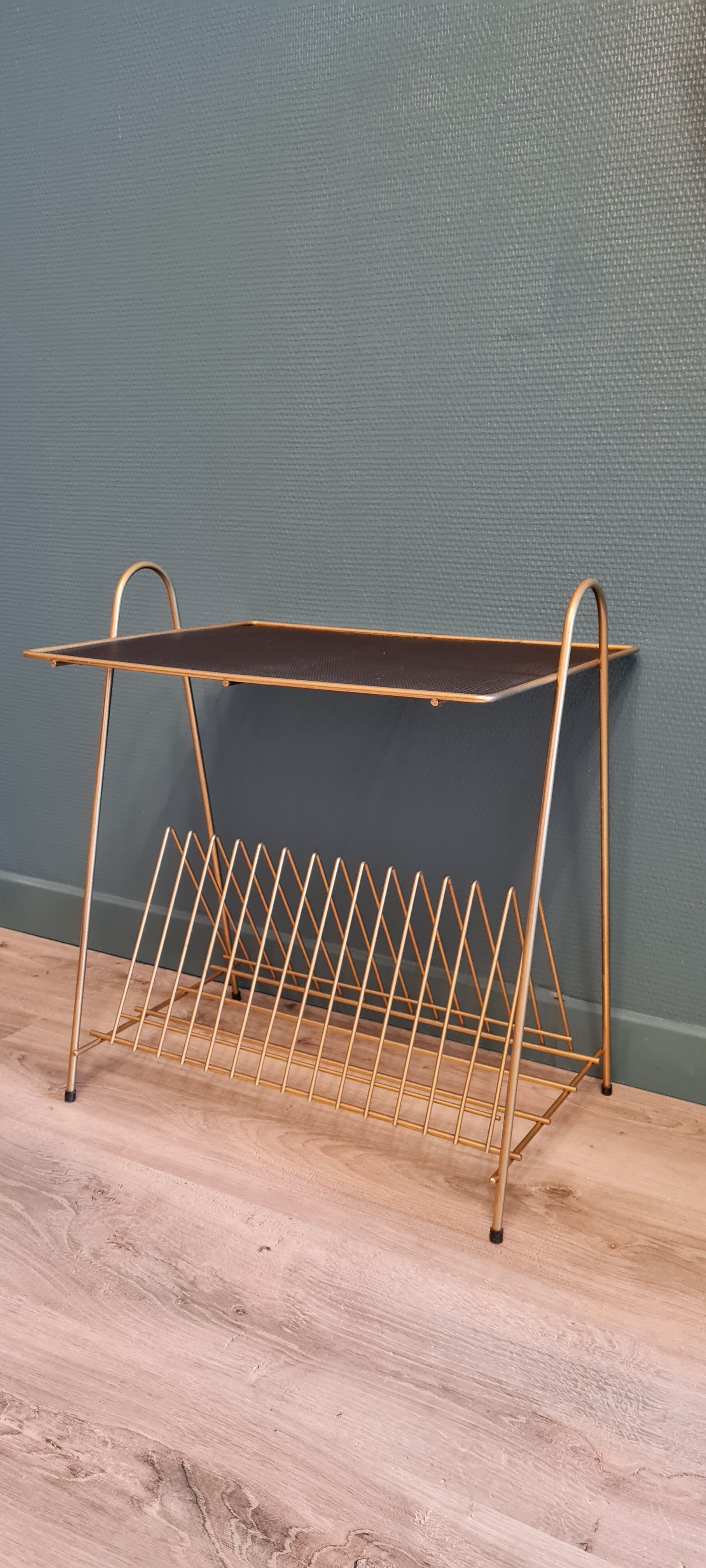 Magazine holder