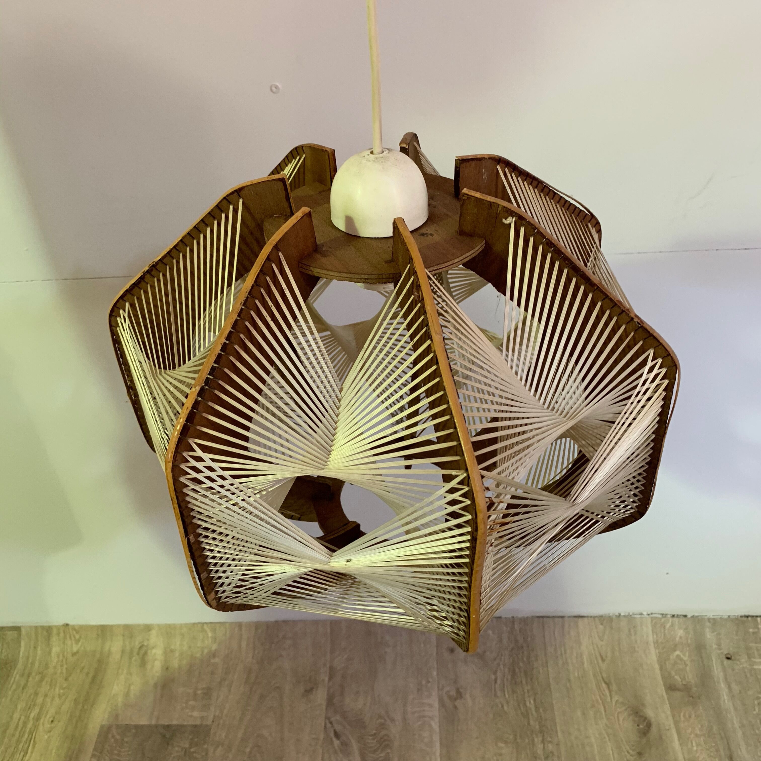 Scandinavian suspension in stretched wires