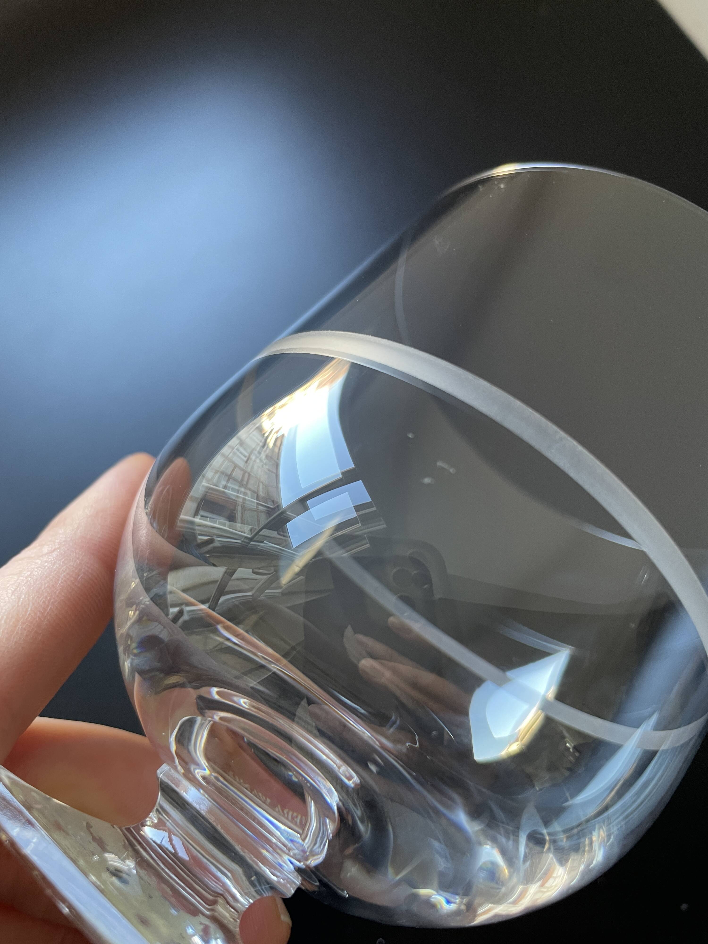 2 Vera Wang Bande wine glasses