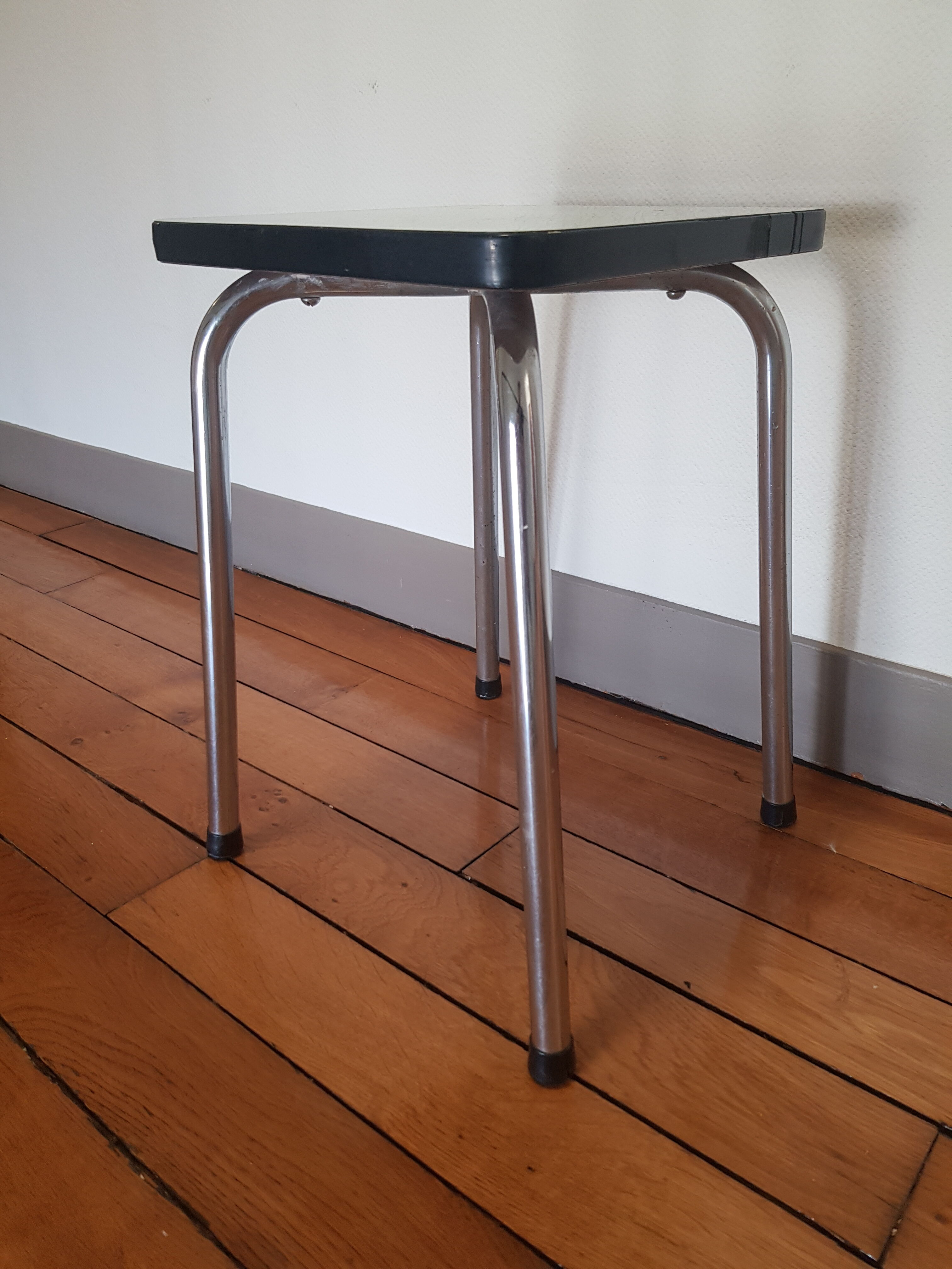 Formica Tabouret