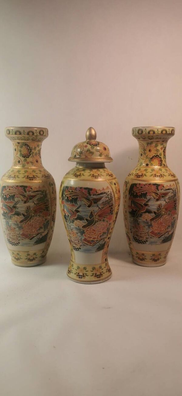 Ensemble de 3 vases japonais anciens Satsuma
