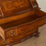 Commode secrétaire italienne, vers les années 1920.