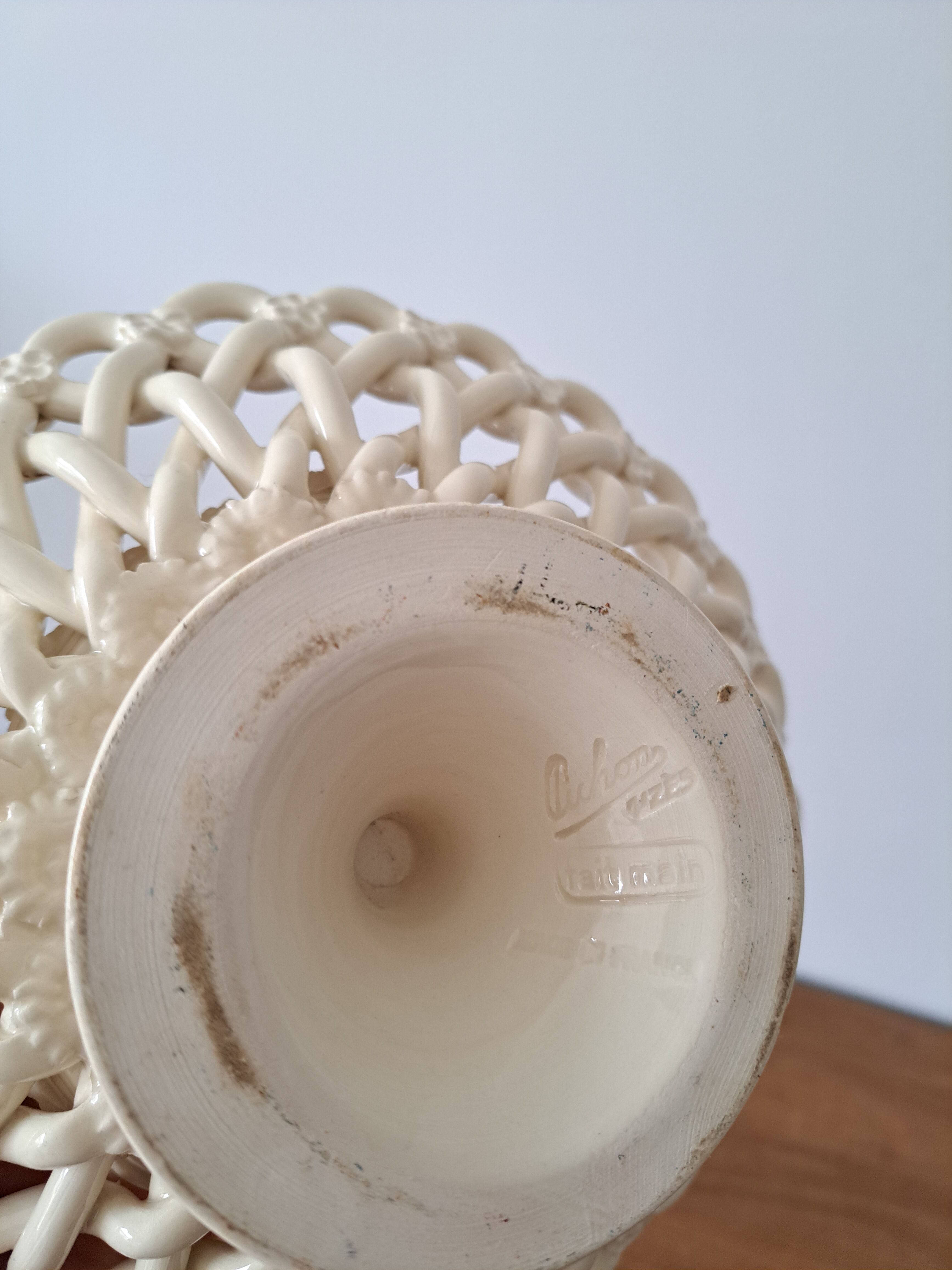 Pichon braided standing cup