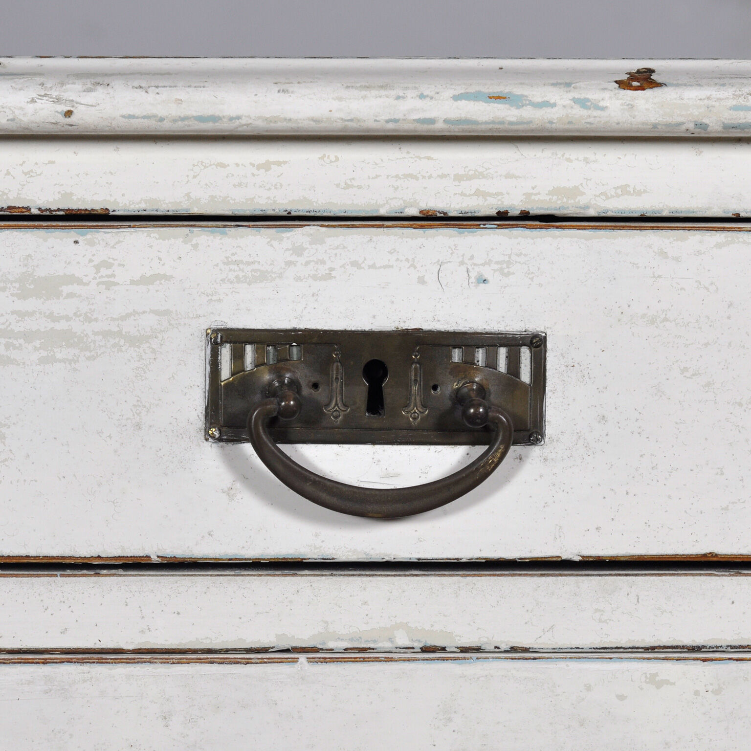 Pine chest of drawers, circa 1920