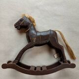 Cheval a bascule en bois rétro