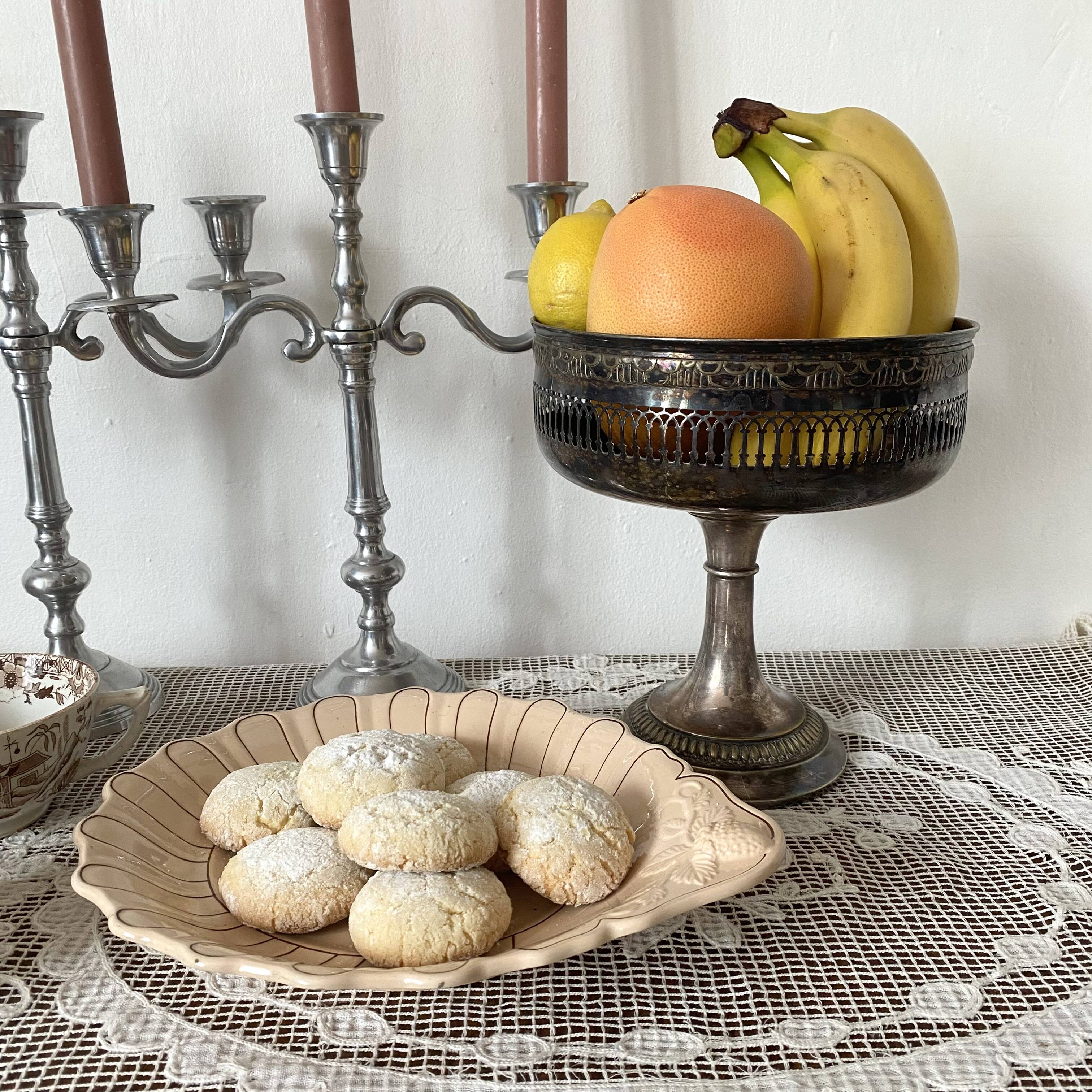 Silver-plated metal footed bowl