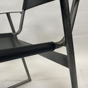 Chaise vintage en cuir et acier noir des années 1970