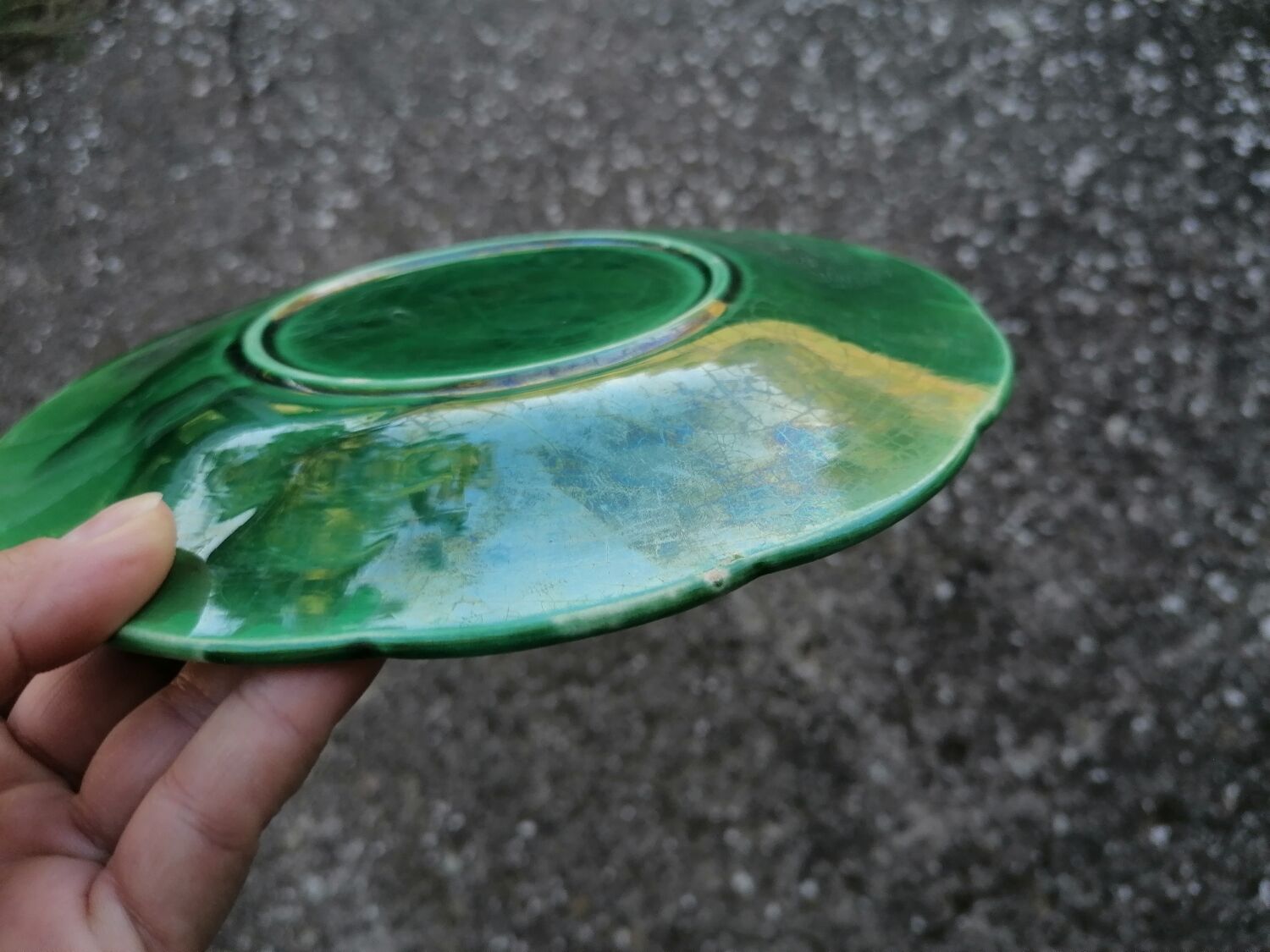 Gien vine leaf dessert plate in Vintage barbotine.